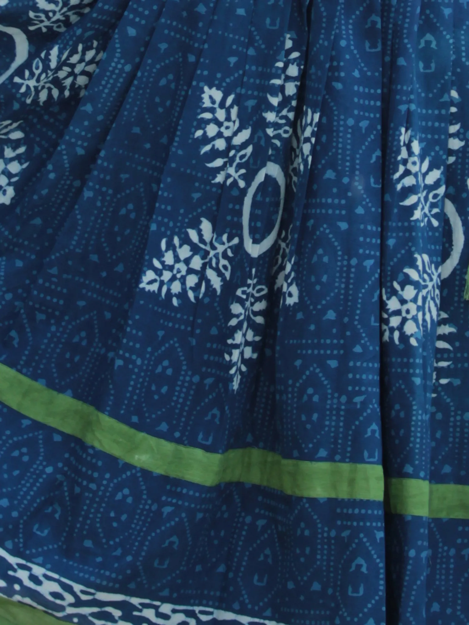 Naaz Rukshaar - Hand Block Printed Long Top And Skirt Dress - DS79F001