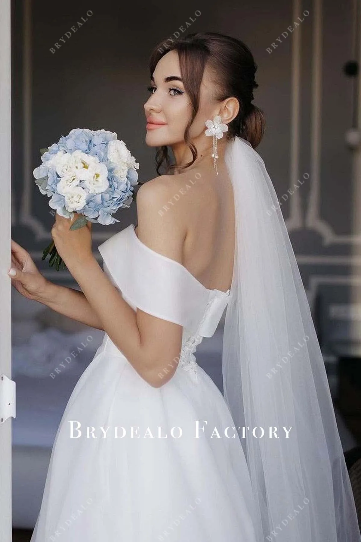 White Organza Off Shoulder Slit Horsehair Wedding Dress