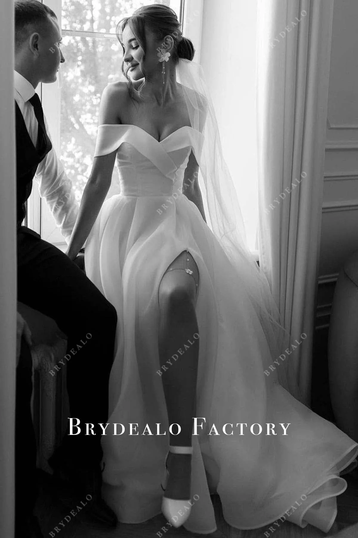 White Organza Off Shoulder Slit Horsehair Wedding Dress